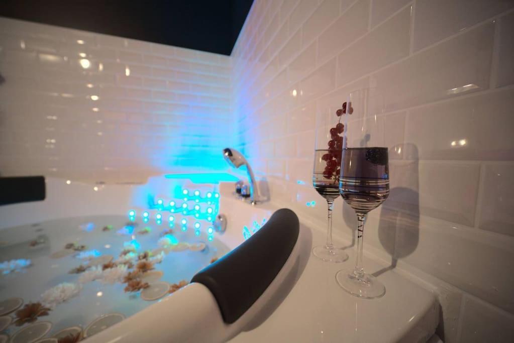 Luxury Room Jacuzzi Centre Ville Haut De Gamme Mulhouse Exterior photo